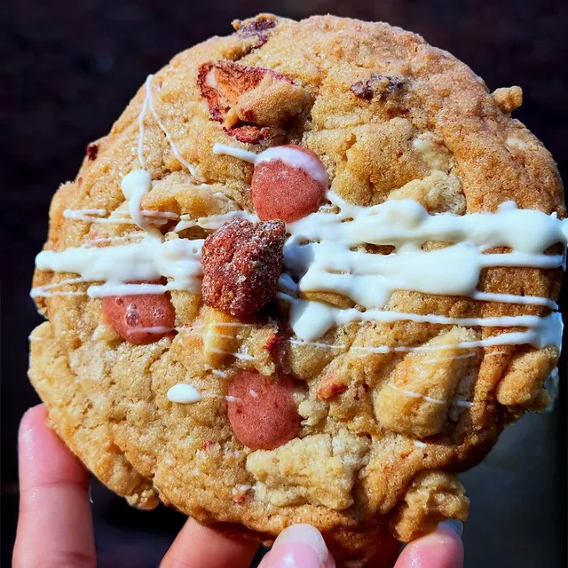 Strawberries & Cream cookie (sold out).